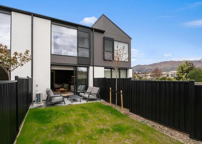 Aspirings Views On Rowley Ferienhaus